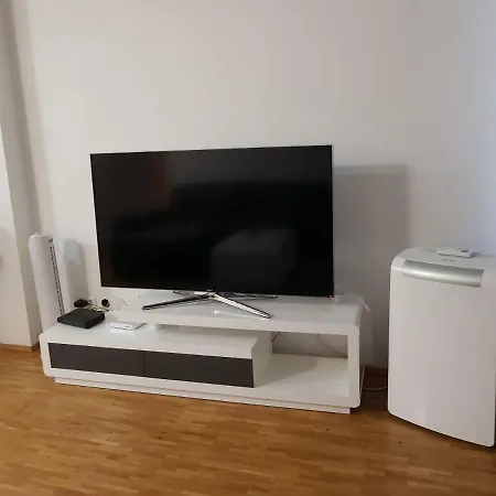 In 6 Apartment *