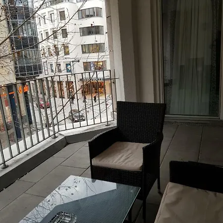 Apartment In 6 *