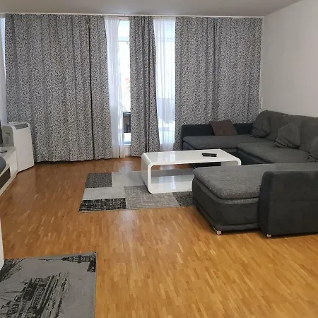 Apartment In 6