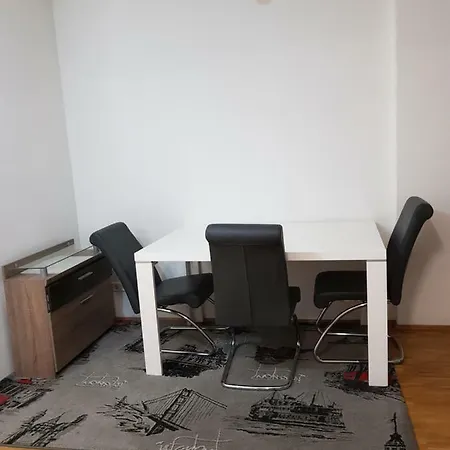 Apartment In 6